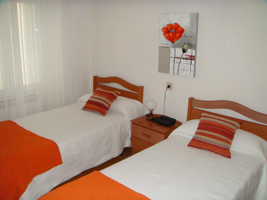 Hotel Abrego Reinosa Room photo